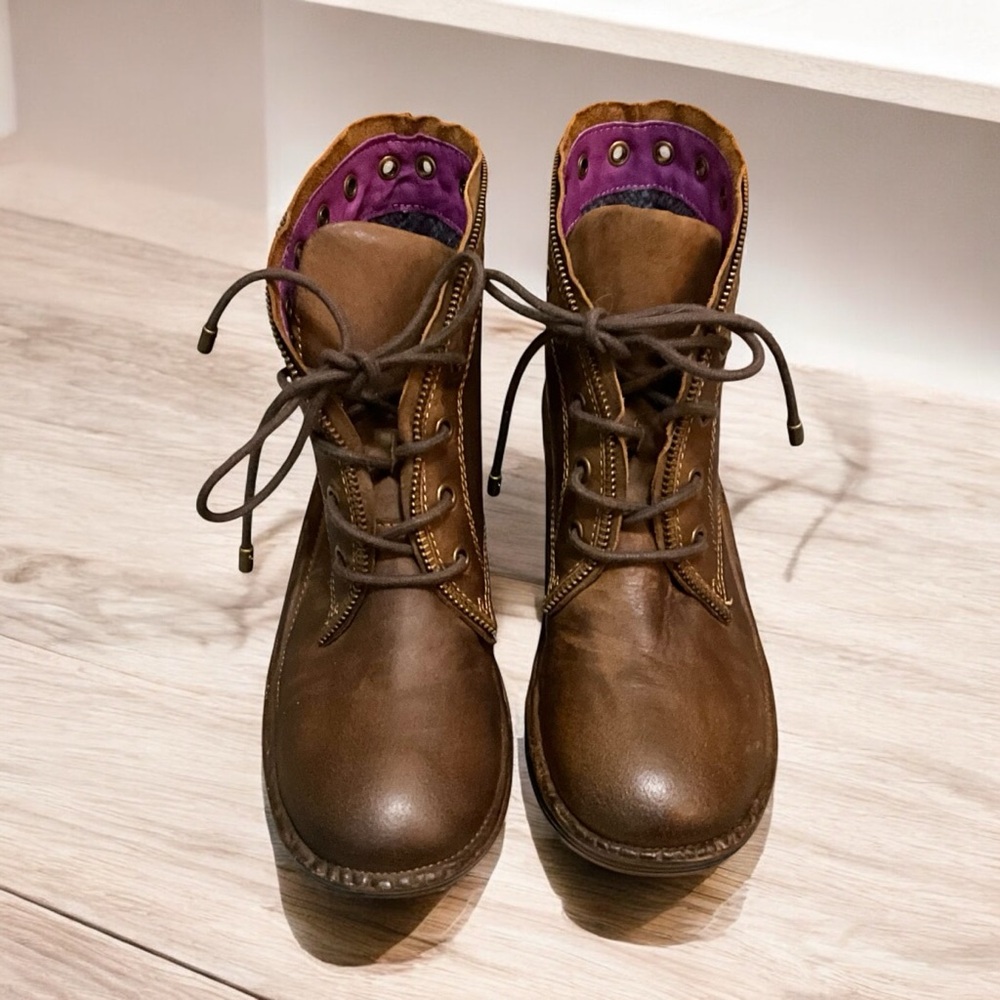 Bionica Brown Lace-Up Women's Boots - Picture 4 of 9